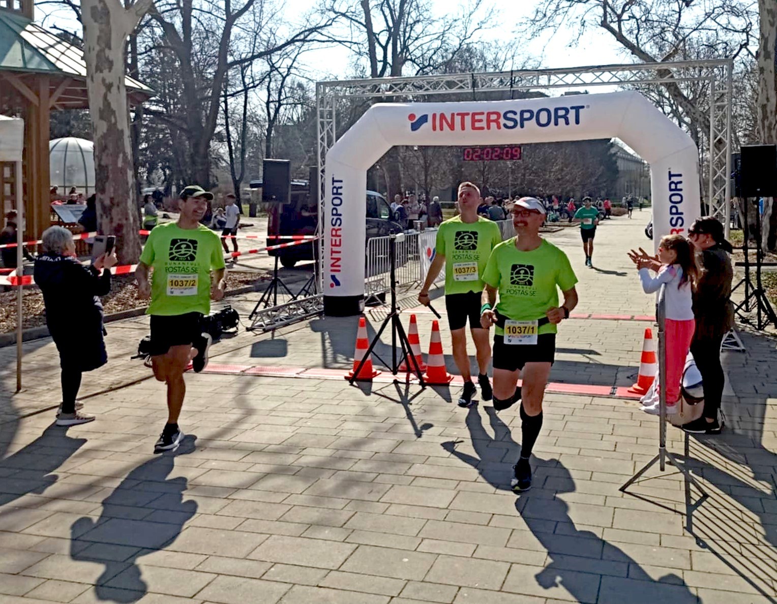 20250309-Pécs-Harkány-futóverseny-02-Célban